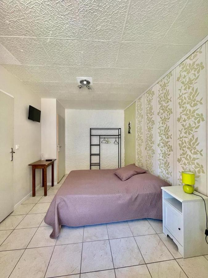 Hotel Les Voyageurs Charols Esterno foto