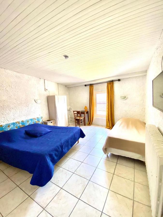 Hotel Les Voyageurs Charols Esterno foto
