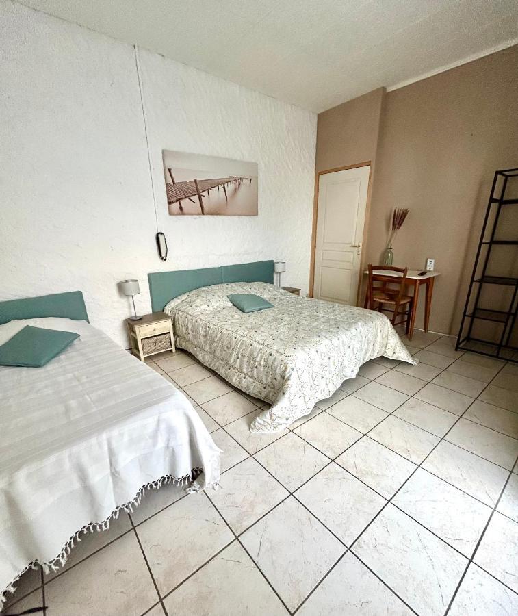 Hotel Les Voyageurs Charols Esterno foto