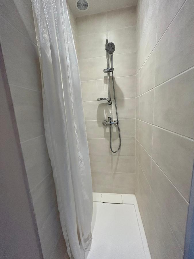 Hotel Les Voyageurs Charols Esterno foto