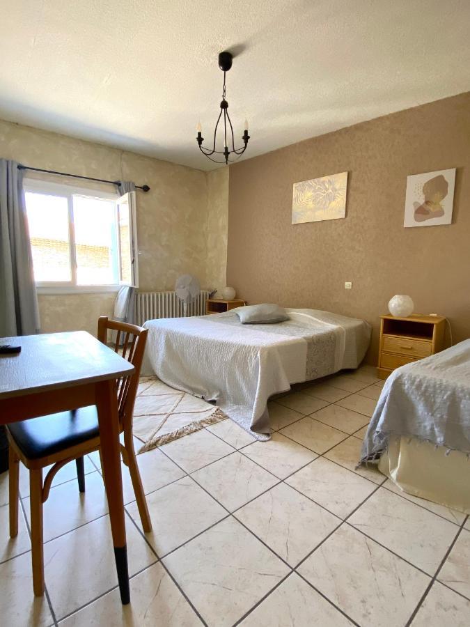Hotel Les Voyageurs Charols Esterno foto