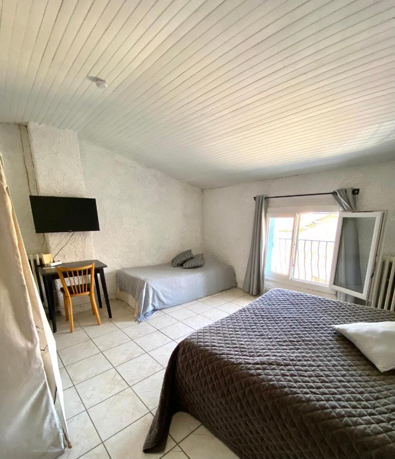 Hotel Les Voyageurs Charols Esterno foto
