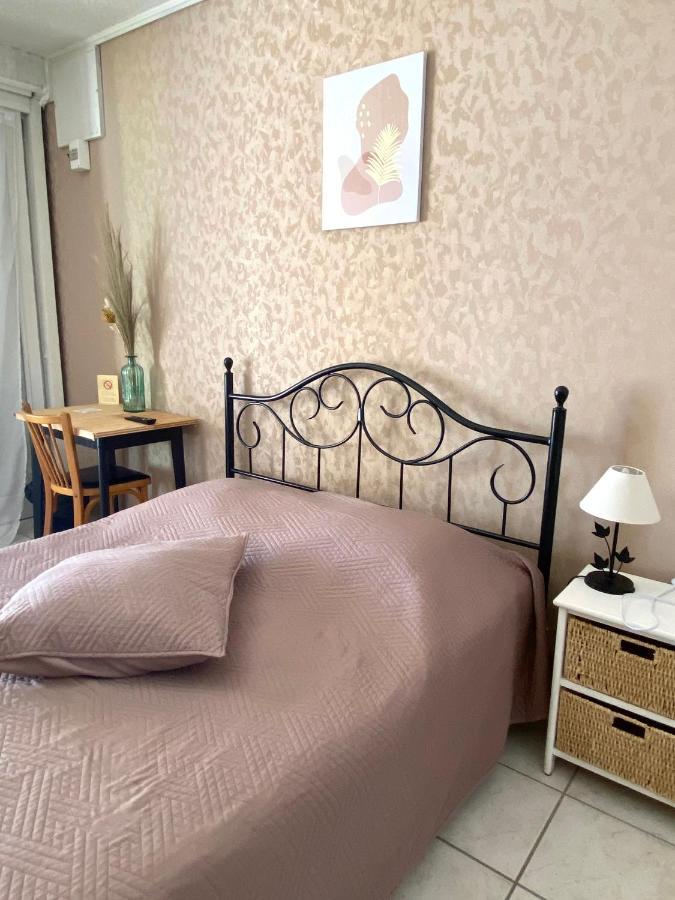 Hotel Les Voyageurs Charols Esterno foto