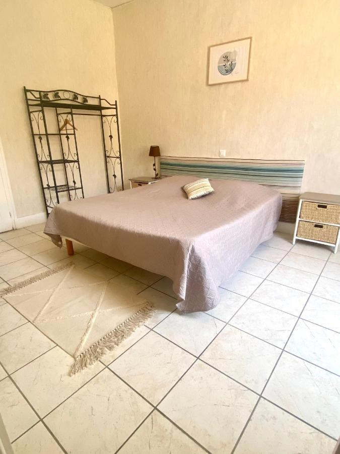Hotel Les Voyageurs Charols Esterno foto