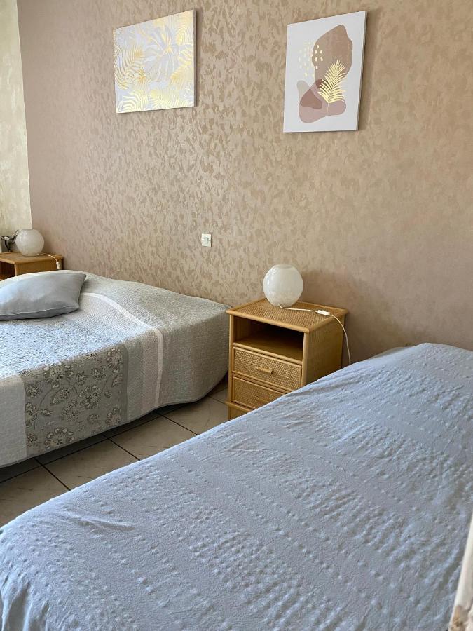 Hotel Les Voyageurs Charols Esterno foto